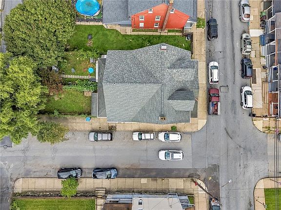 3rd image of 644 Fiot Ave