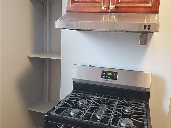 4th image of 1526 Kennedy Blvd #2R