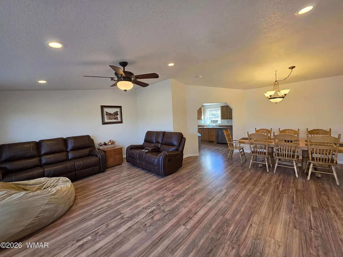 Building Photo - 6324 Fawn Ln