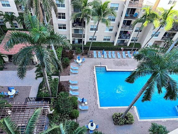 4th image of 1801 N Flagler Dr APT 905