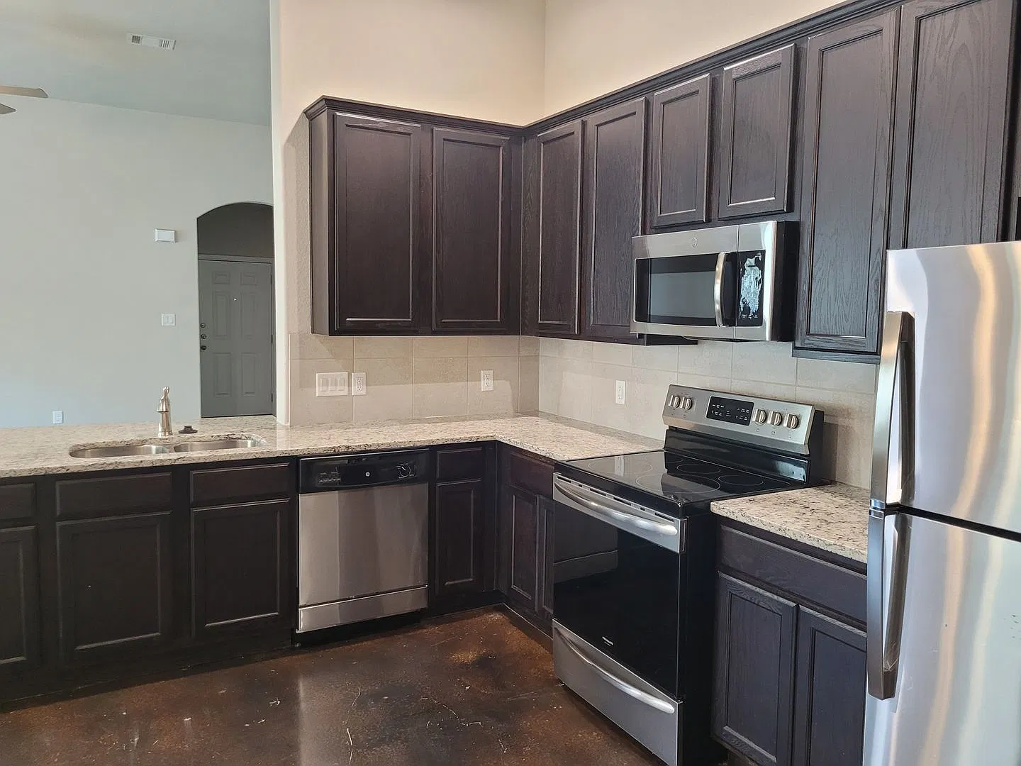 3/2 Seguin Duplex — Photo 3
