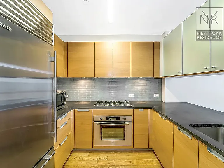 310 W 52nd St #16D — Photo 5