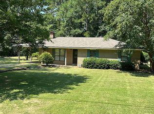 1320 Magnolia Dr, Monticello, MS 39654