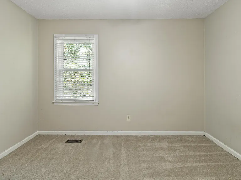 22 Ashford Cir — Photo 24