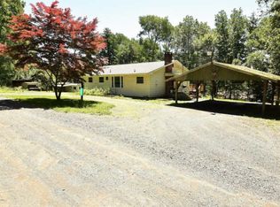 136 Farmers Ridge Rd, East Stroudsburg, PA 18301