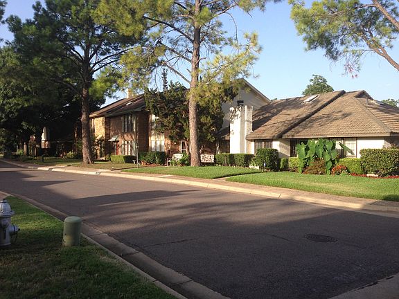 2nd image of 615 Saint Charles Ct