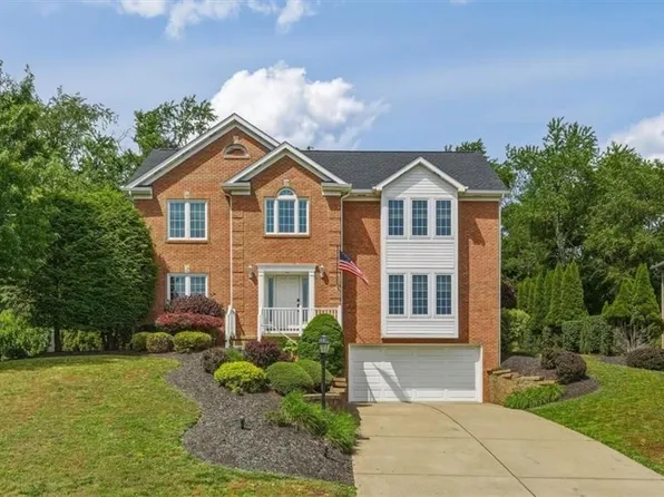 130 Field Club Dr W, Mc Kees Rocks, PA 15136