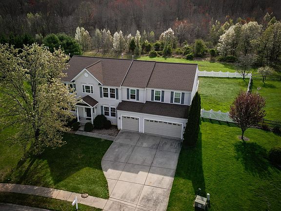 3rd image of 207 Holstein Ct