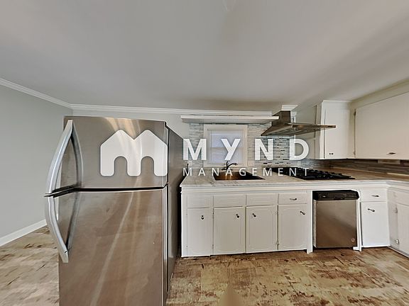 5th image of 304 W Buckoak St