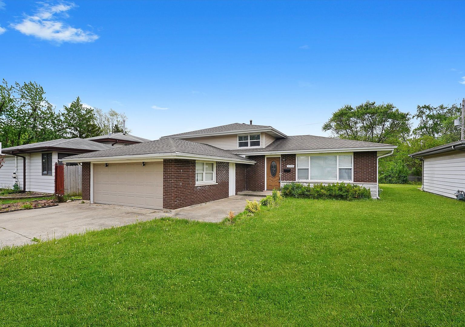 1315 Prince Dr, South Holland, IL 60473 | MLS #12491931 | Zillow