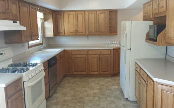 2nd image of 28 Sunny Hill Dr