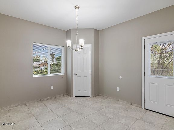 4th image of 1425 W Panama Ln
