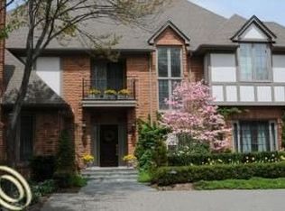 2835 Chestnut Run Dr, Bloomfield Hills, MI