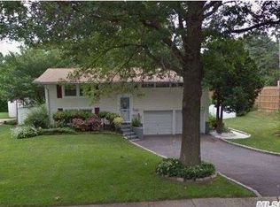 3 Split Cedar Dr, Islandia, NY 11749