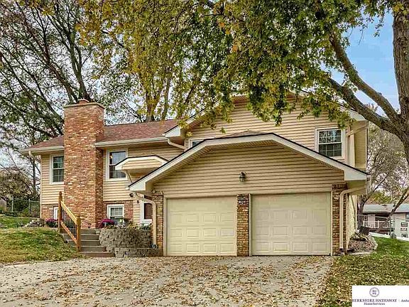 2nd image of 1402 Beechwood Cir