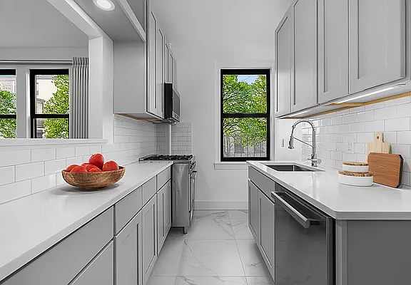 5th image of 225 Lincoln Pl APT 3E