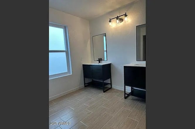 4515 E Briarwood Ter — Photo 6