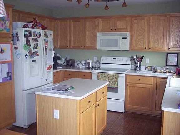 4th image of 2746 Blossom Farms Dr