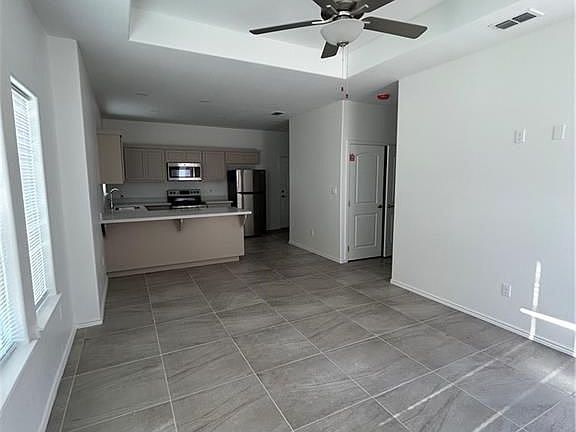 4th image of 5600 Sandpiper Ave #3