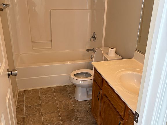 2nd image of 734 Cole St