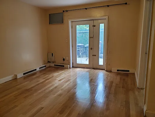 Rented by Capri Jet Realty Corp | media 11