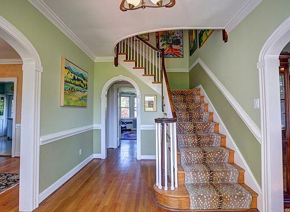 3rd image of 3105 Hawthorne Ave