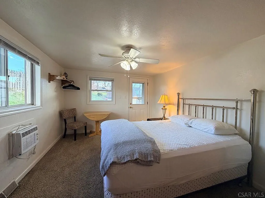 1 bed, 1.0 bath, 400 sqft, $895 — Photo 4