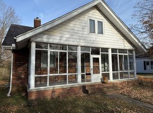 107 W Thompson St, Earlington, KY 42410