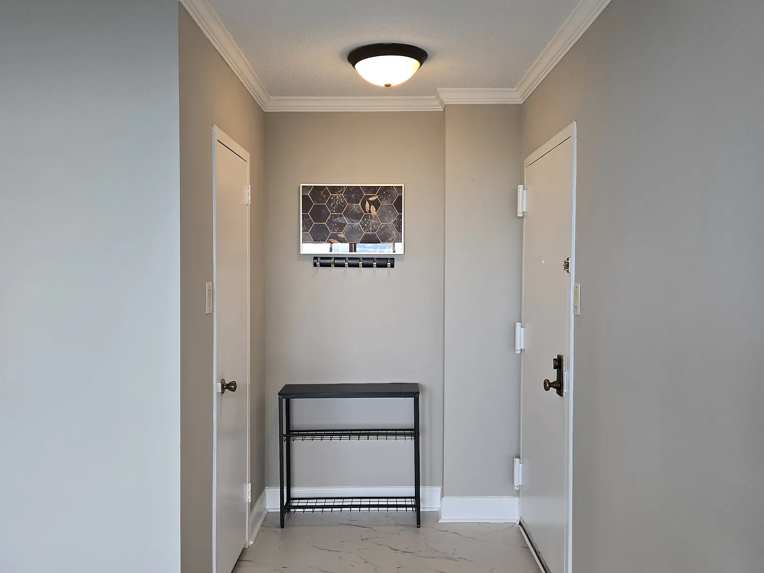 2 bed, 1170 sqft, $2,400 — Photo 2