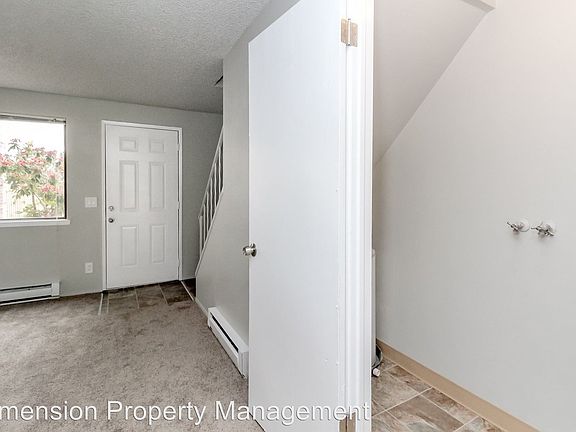4th image of 305 Pattison St NE APT 4