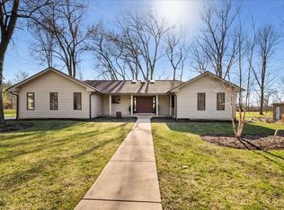 32W163 Cedar Ln, Wayne, IL 60184