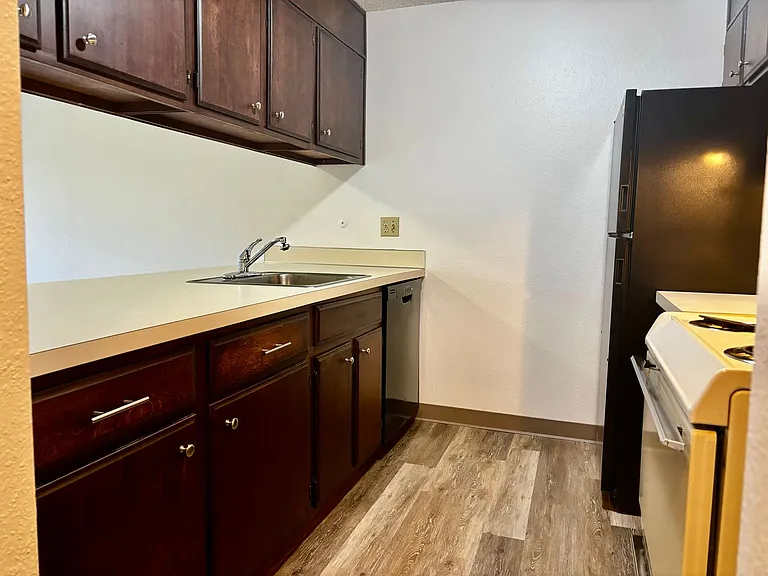 Kelsey House Apartments — Photo 2