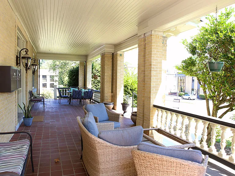 817 N Elm St #C — Photo 2