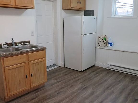 3rd image of 1105 Bellevue Ave #2