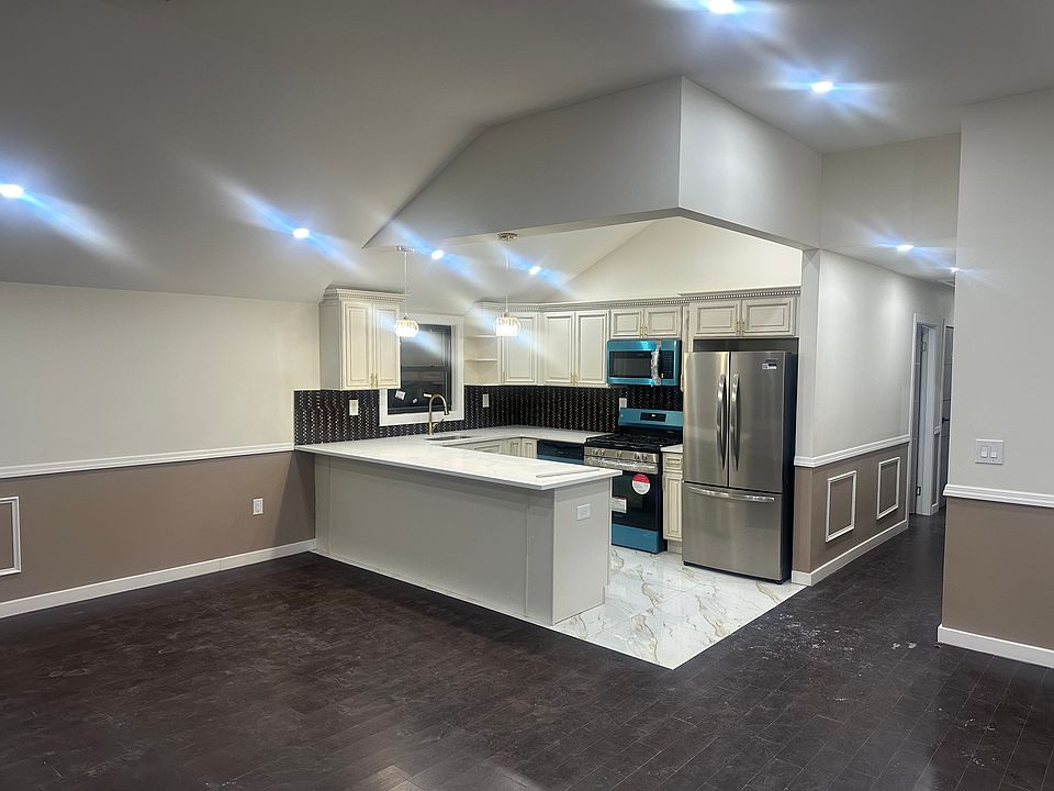1st image of 167-20 140th Ave Floor 2