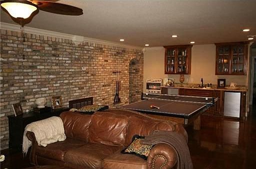 4th image of 12 Tennyson Ln