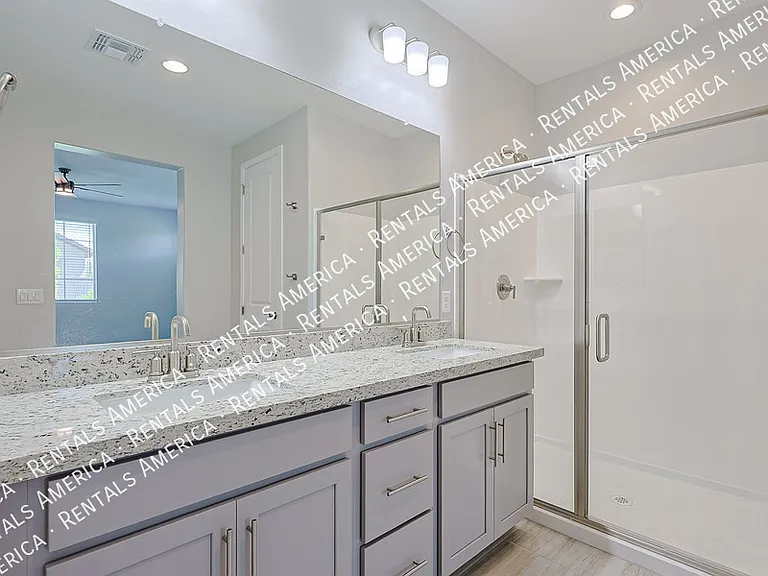 10218 W Piccadilly Rd — Photo 27