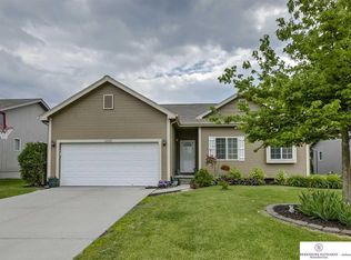 20925 Oak St, Gretna, NE 68028