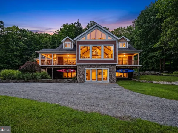 614 Masthope Plank Rd, Lackawaxen, PA 18435