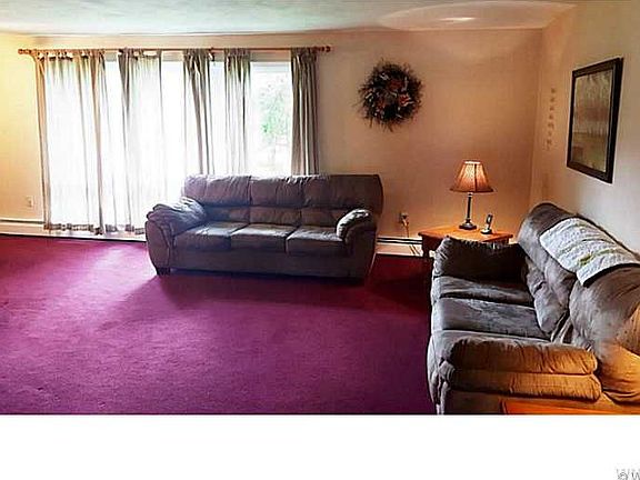 5th image of 24 Applewood Ln