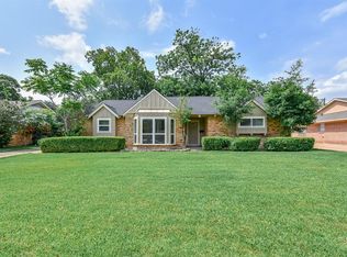 5602 Beechnut St, Houston, TX 77096