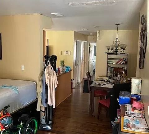 4th image of 421 Beach 35 St