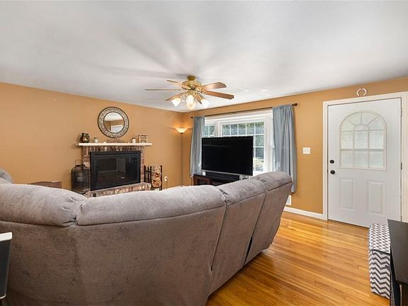 4th image of 5 Halsey Rd