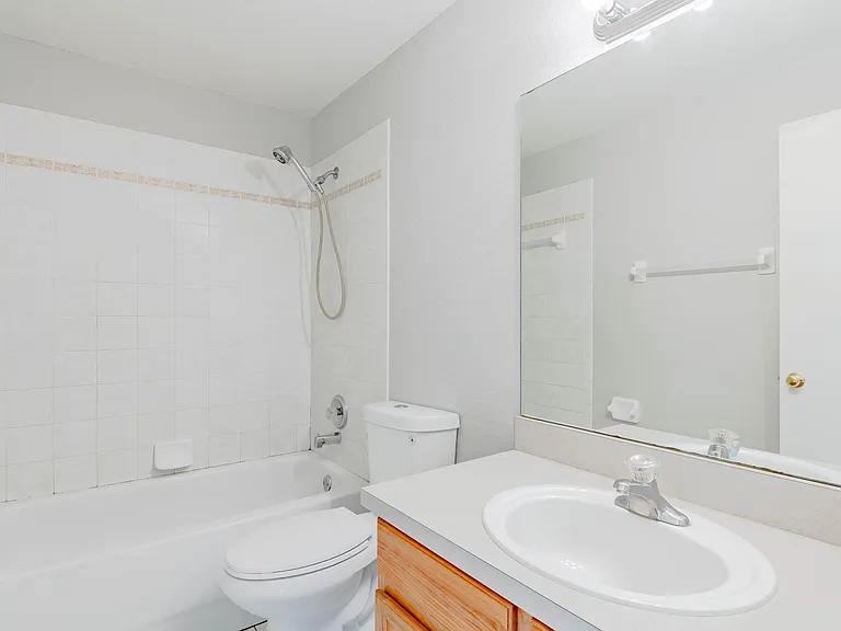 13545 Embassy Park Ct #13545 — Photo 21