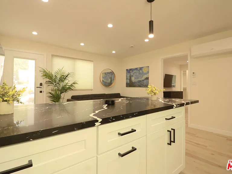 9024 Phyllis Ave #D — Photo 10