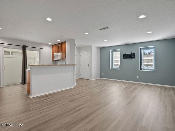 3rd image of 3408 BILTMORE Way