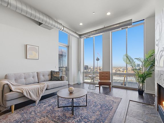 4th image of 720 N Larrabee St APT 1711