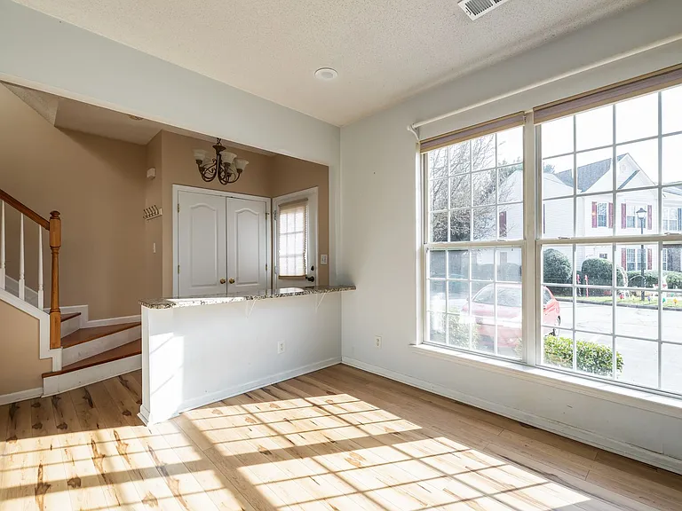3959 Katherine Way — Photo 9