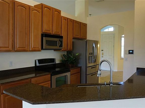 5th image of 16409 Bridgelawn Ave