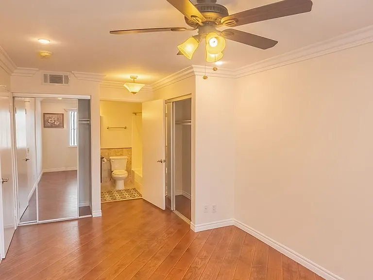 Villa De Adel Apts — Photo 62
